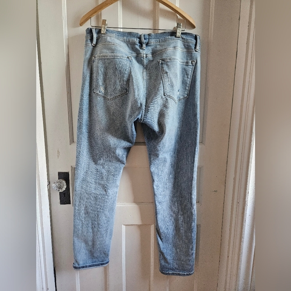 FRAME Le Garcon cropped boyfriend jeans - Picture 3 of 5